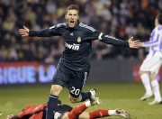 开云体育APP下载-引擎与篮板之间，当F1年度争冠驶入决胜弯，太阳队在上海滩升起